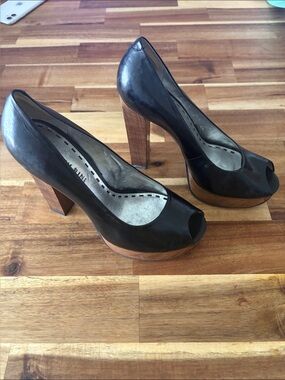 Gianni Bini Black Peep-Toe Platform Pumps with Wood-Look Heel